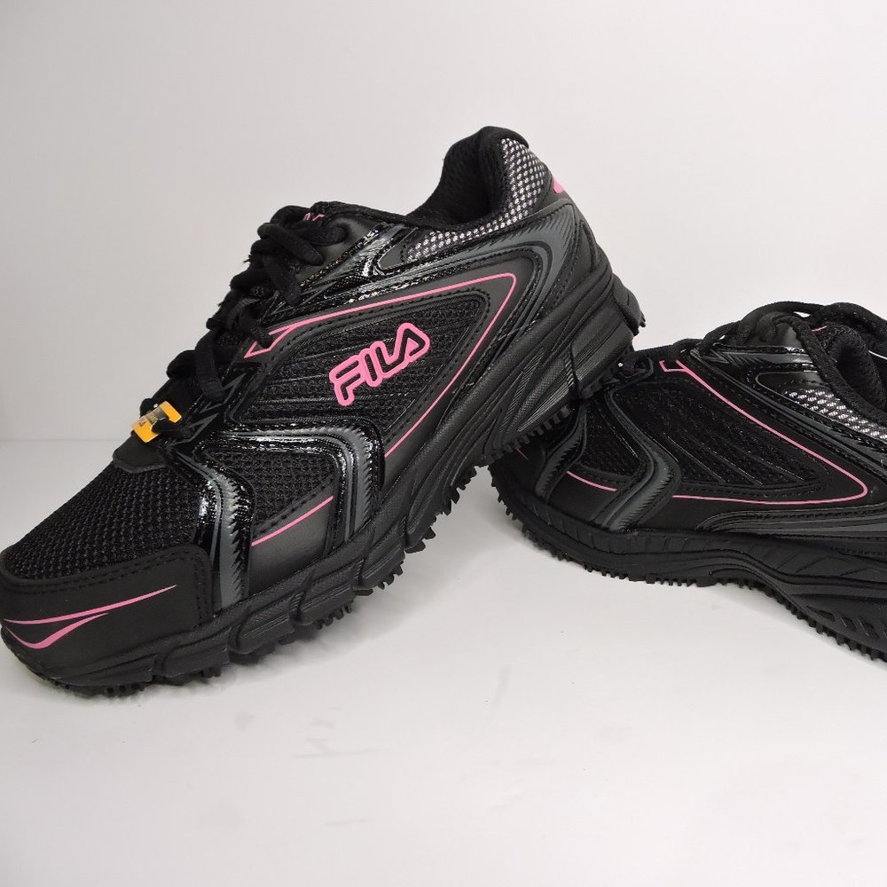 Fila women's memory reckoning steel toe work, hiking sneakers. brand new